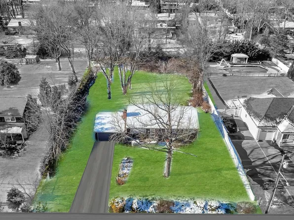 13 Ursular Court, Smithtown, NY 11787