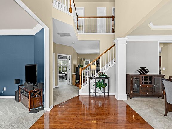 3rd image of 184 Heritage Point Dr