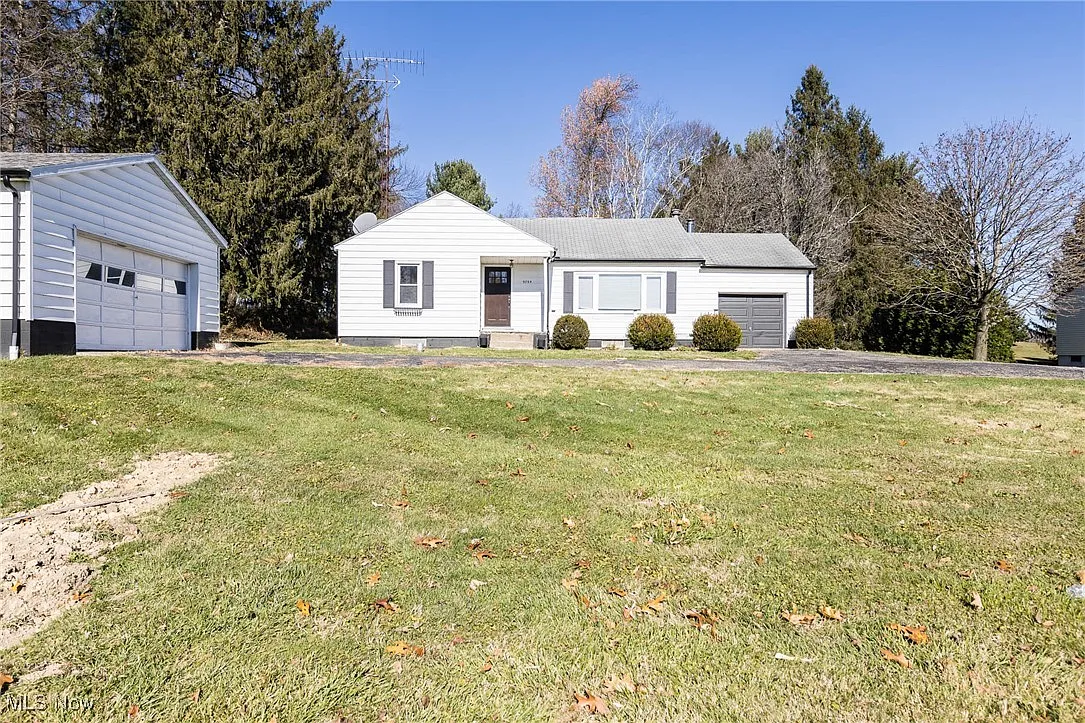 9795 West Pike photo 1