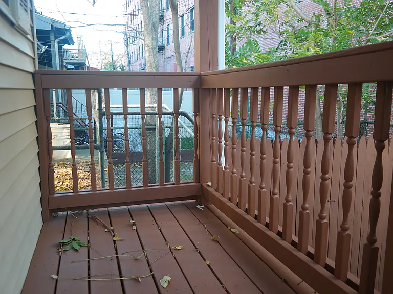 1145 W Hamburg St — Photo 18