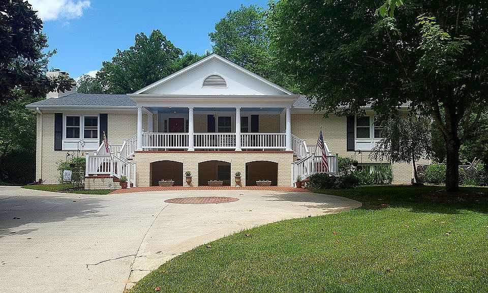 1st image of 776 Holly Dr
