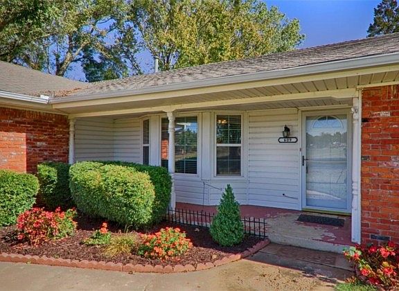 2nd image of 609 Garth Brooks Blvd