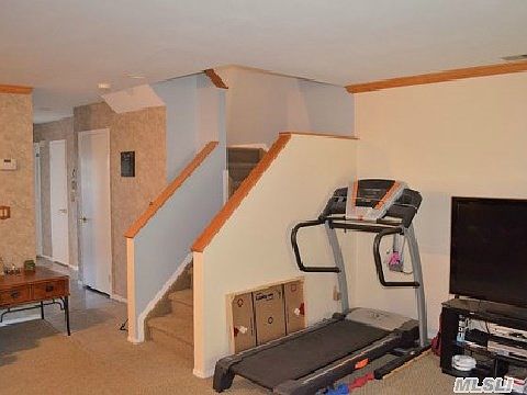 4th image of 66 Stratford Ct