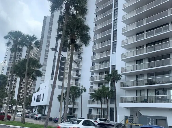 3701 N Country Club Dr APT 203, Aventura, FL 33180