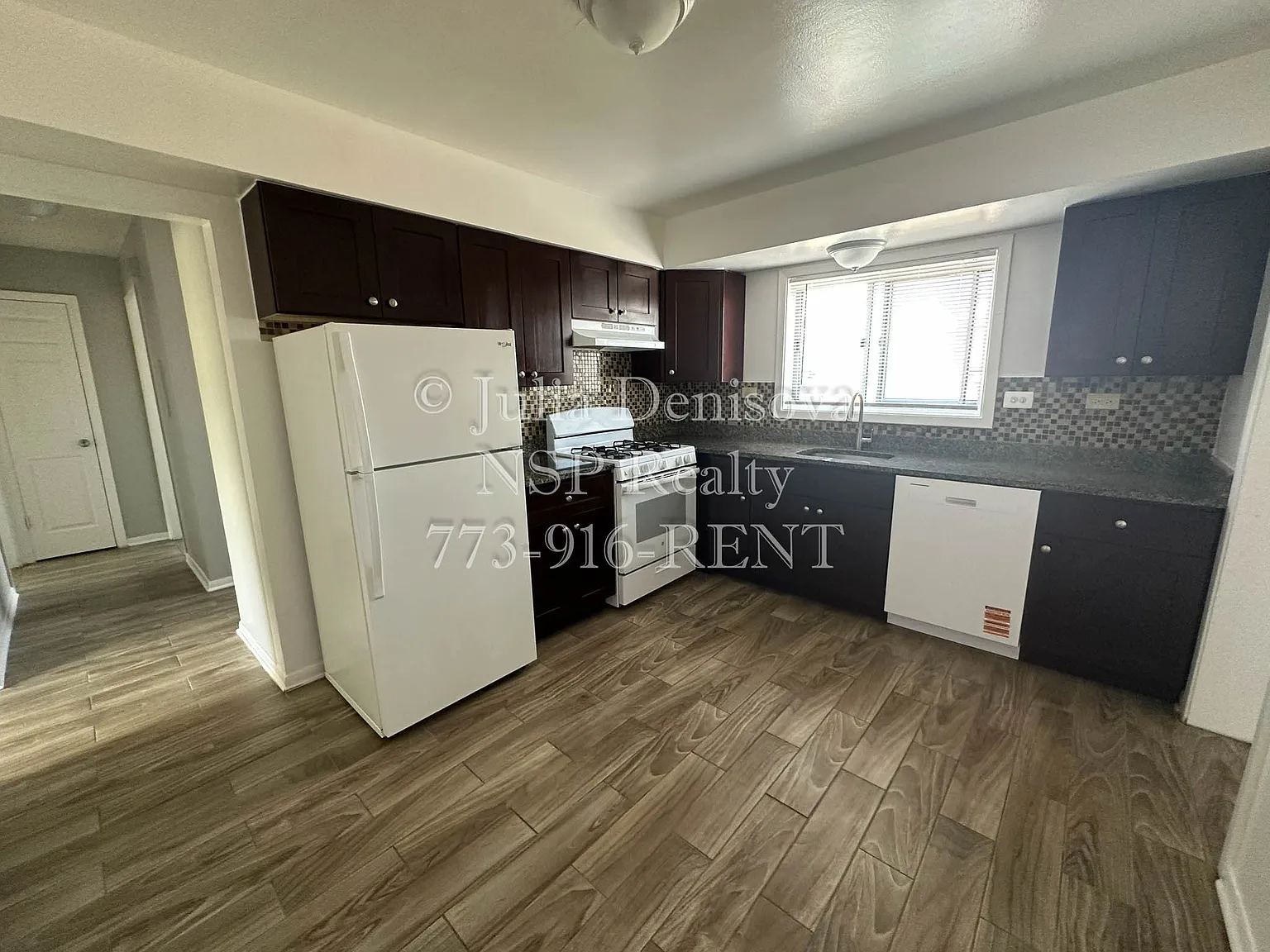 2 bed, 900 sqft, $1,950 — Photo 2