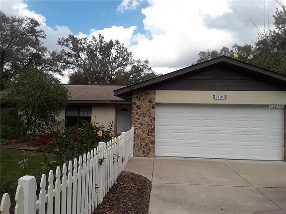 3rd image of 2101 Live Oak Dr