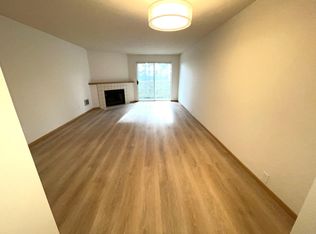 3433 McNary Pkwy APT 207, Lake Oswego, OR
