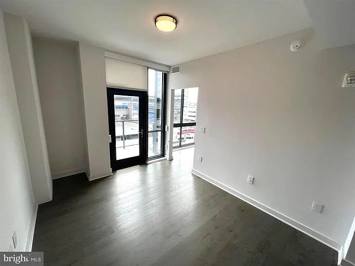 70 N St SE #605 — Photo 19