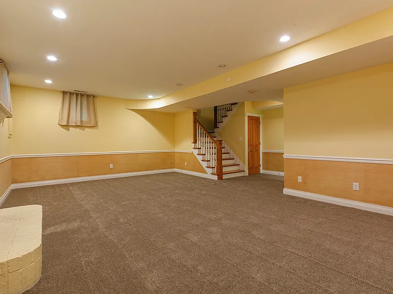 5820 Chamberlain Ln — Photo 63