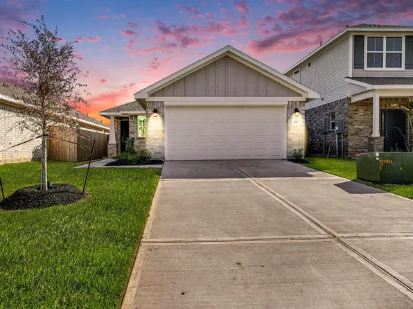 4401 W Bayou Maison Cir, Dickinson, TX 77539