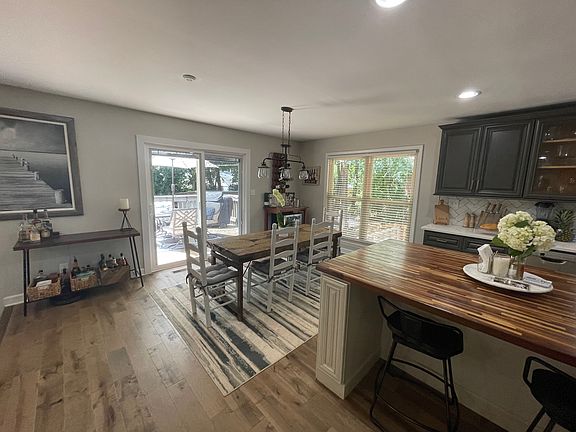 Dining room off kitchen