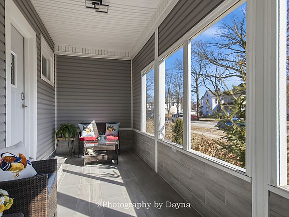 5th image of 553 S Greenwood Ave