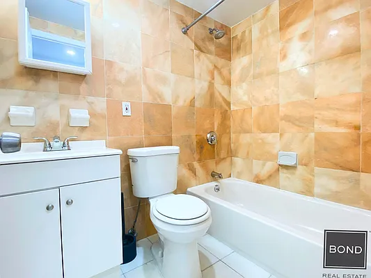 Rented by Bond New York | media 8