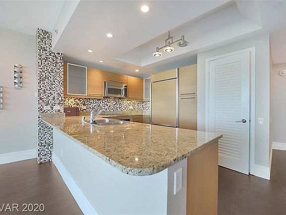 4th image of 322 Karen Ave Unit 1701