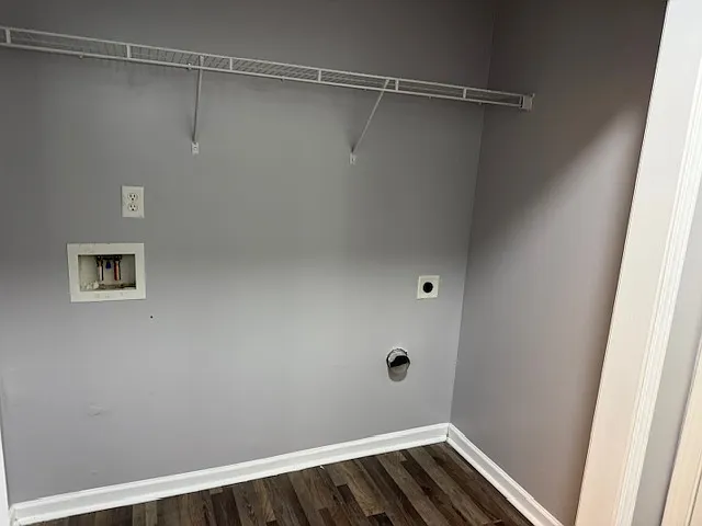 1575 Cedar Hl — Photo 16