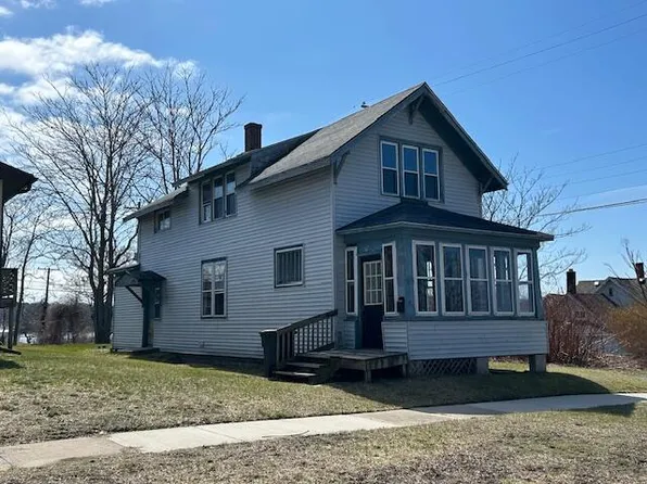 108 4th St, Ludington, MI 49431