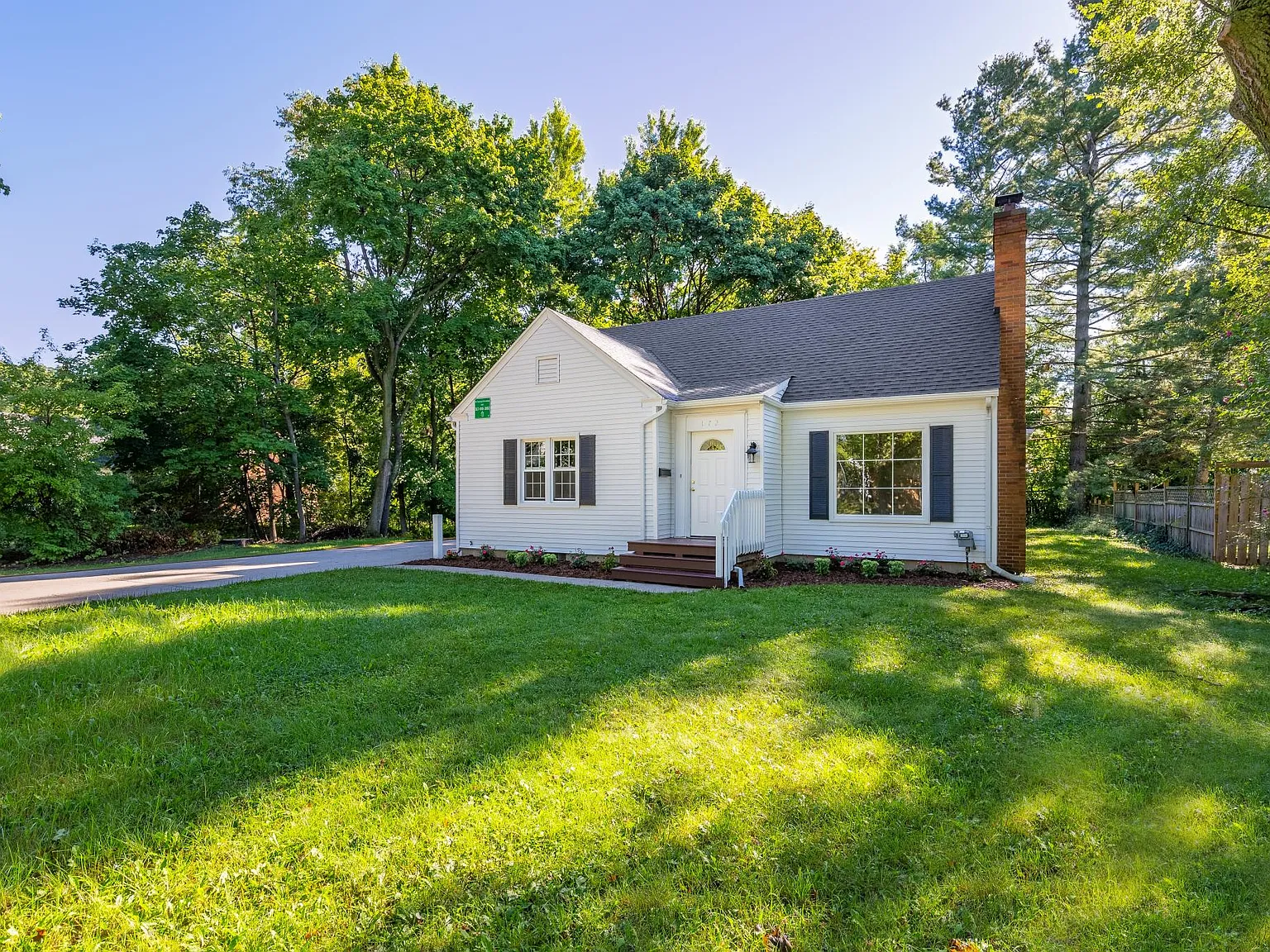 5 bed, 2.5 bath, $6,500 — Photo 3