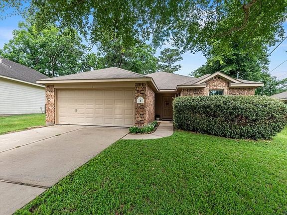 3rd image of 8 Shady Oak Ln