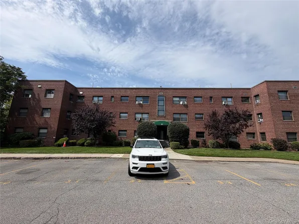 25 SHADY GLEN Court #3B, New Rochelle, NY 10805