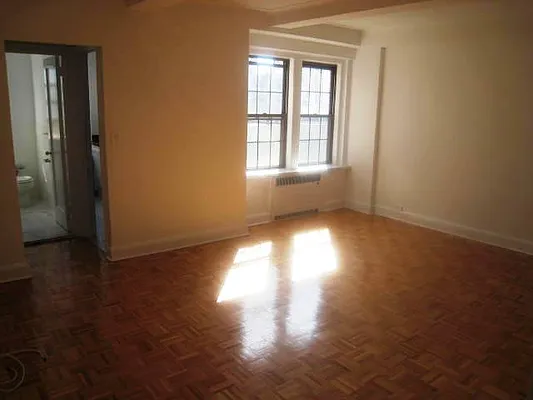 Rented by City Connections Realty | media 15