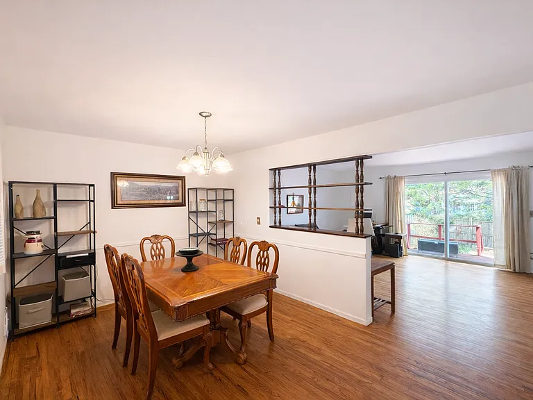 34 Phelps Ave #5 — Photo 9