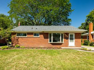 8937 Sunbury St, Livonia, MI 48150