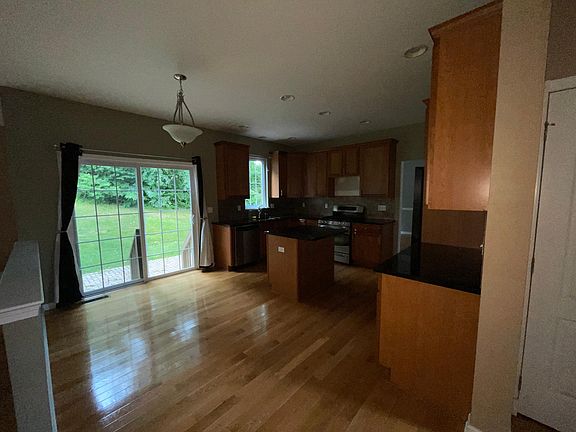 Eat in updated kitchen.