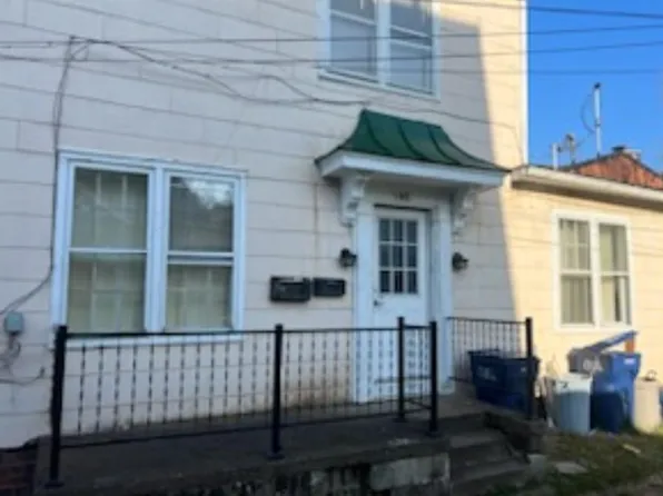 146 1/2 W Union St, Athens, OH 45701