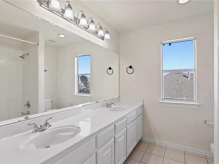1313 Bradbury Dr — Photo 25