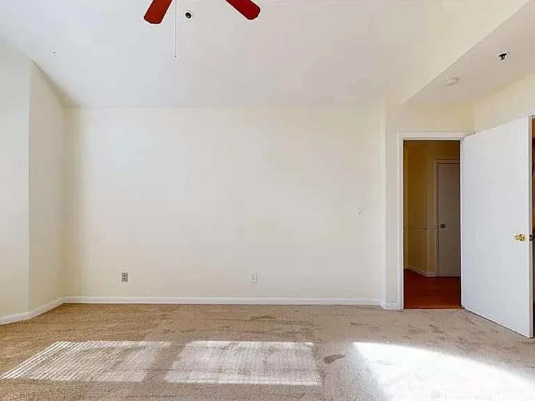 978 Stewarts Creek Dr #9 — Photo 8