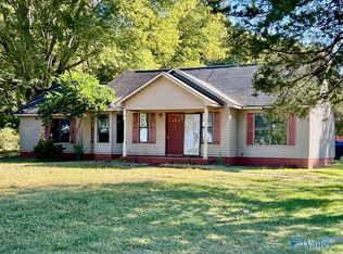 1025 N Seneca Dr, Trinity, AL 35673