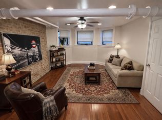 3216 W Altgeld St APT B, Chicago, IL 60647