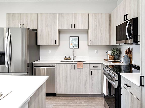 4th image of 313 Devon Dr #1-102
