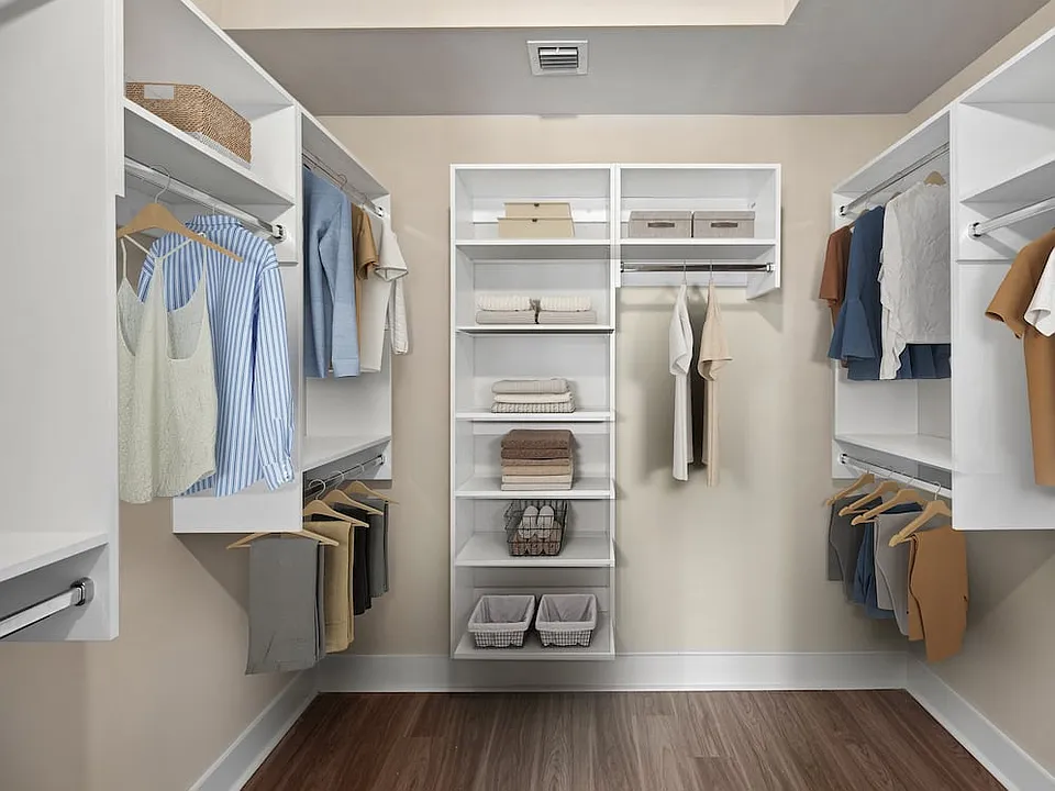 Walk-in closet
