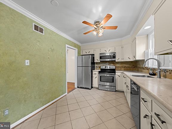 3rd image of 5614 Harding Ave