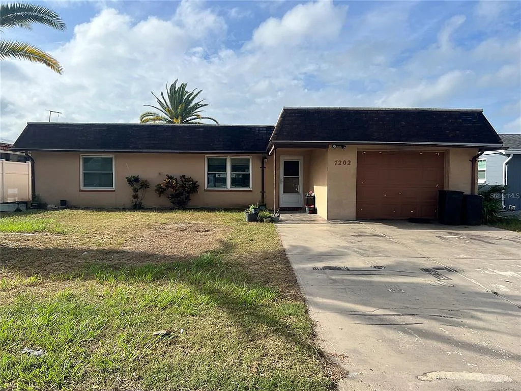 3 bed, 2.0 bath, 1310 sqft, $1,800 — Photo 1