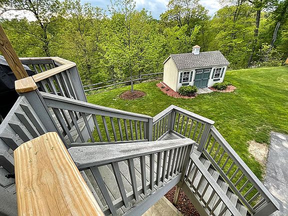 5th image of 222 Blossom Ct