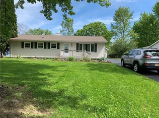 148 Hollybrook Rd, Rochester, NY 14623