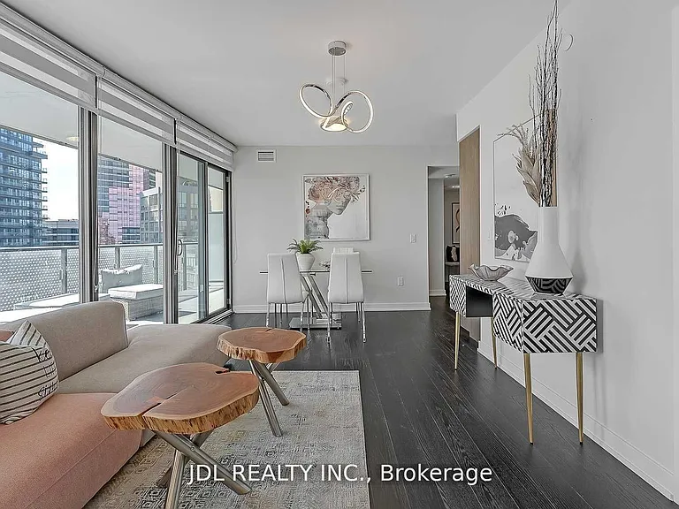 11 Wellesley St W #2105 — Photo 4