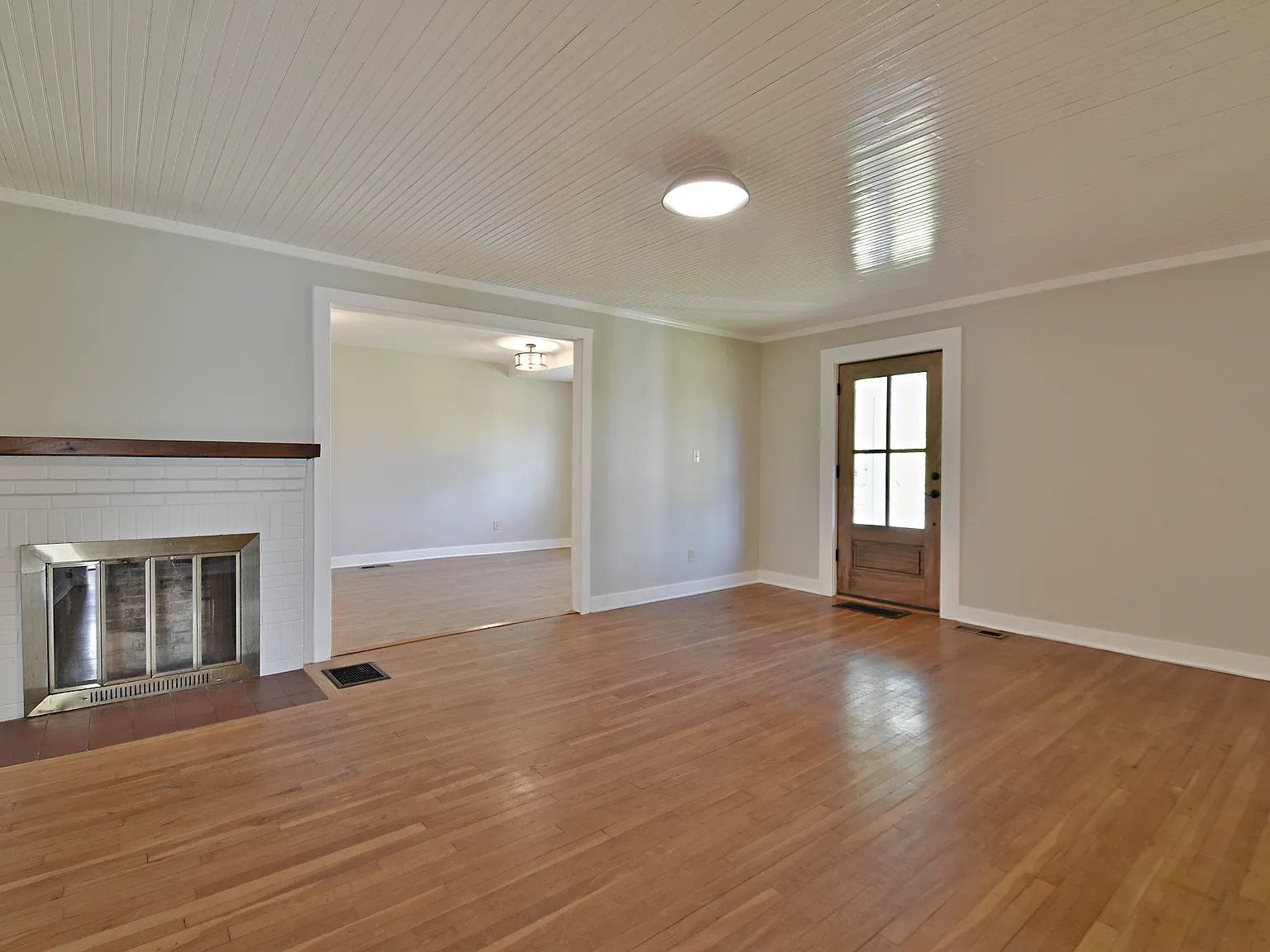 5 bed, 2150 sqft, $3,500 — Photo 2