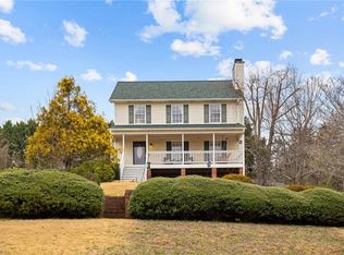 126 Central Oaks Rd, Clemmons, NC 27012