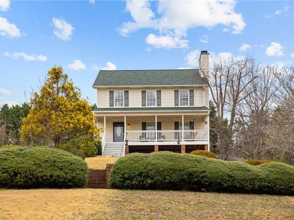 126 Central Oaks Rd, Clemmons, NC 27012