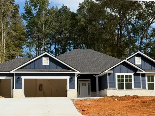 383 Blackberry Ct, Pendergrass, GA 30567