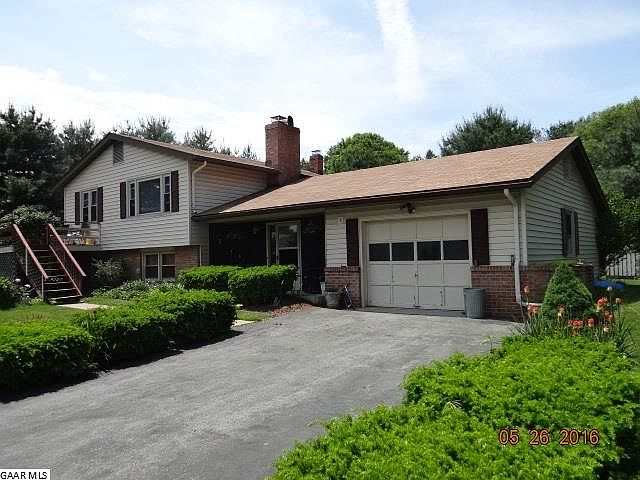 1st image of 9 Cooper Dr
