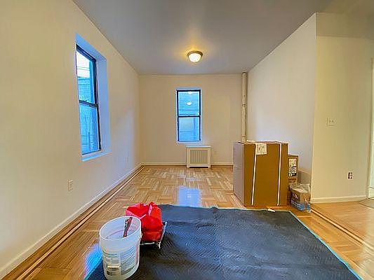 2nd image of 6015 Woodside Ave APT 2C