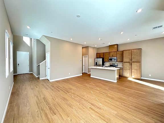 4th image of 3363 Via Tizzoni St