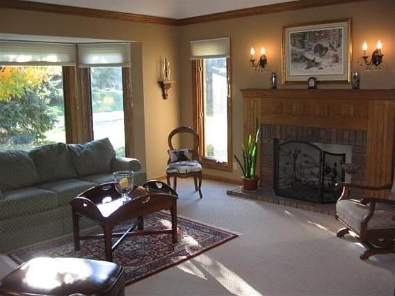 2nd image of 1685 Barrington Woods Dr