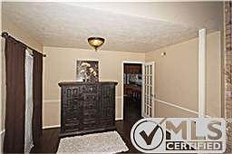 5th image of 1008 Lockhart Dr