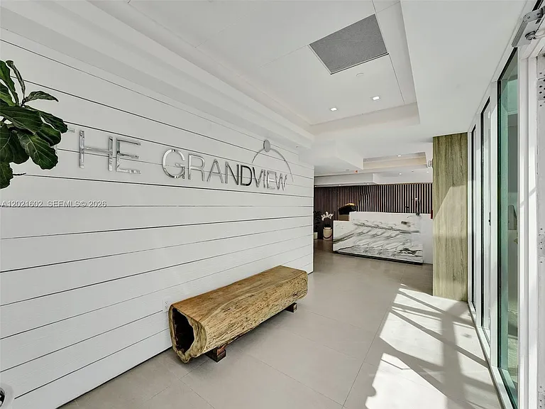 5900 Collins Ave #408 — Photo 36