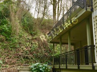 2438 Wickstrom Pl SW APT 2, Seattle, WA 98116